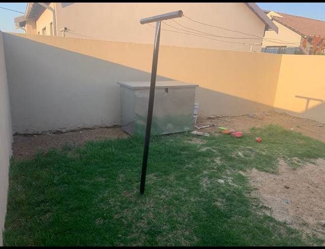 2 BEDROOM PROPERTY TO RENT IN FLEURHOF